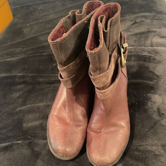 Timberland brown wedge boots. Size 7. - Picture 4 of 5